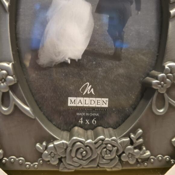 Malden International Designs 4x6 Wedding Cake Pewter Picture Frame NEW - Picture 2 of 7